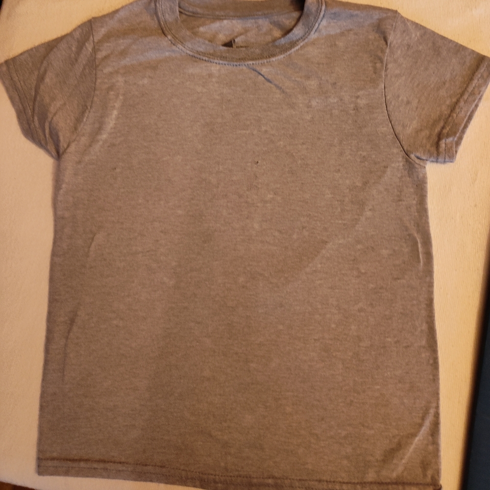 Hanes shirt child  extra small